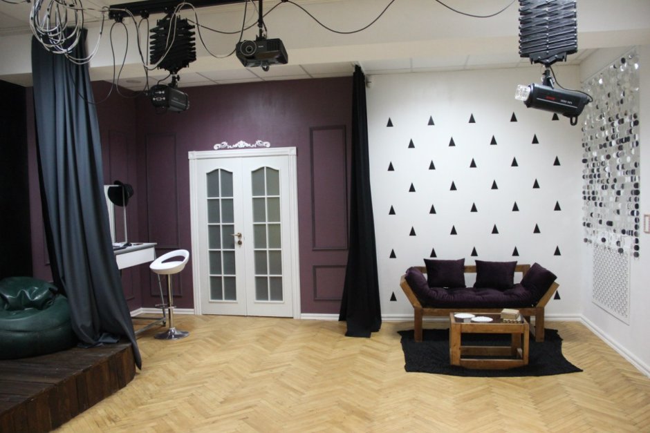 Фотостудия с залом в стиле Твин пикс Москва