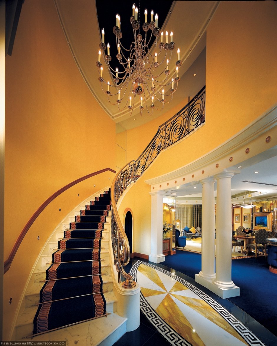 Интерьеры гостиницы Бурдж Аль-араб в Дубае