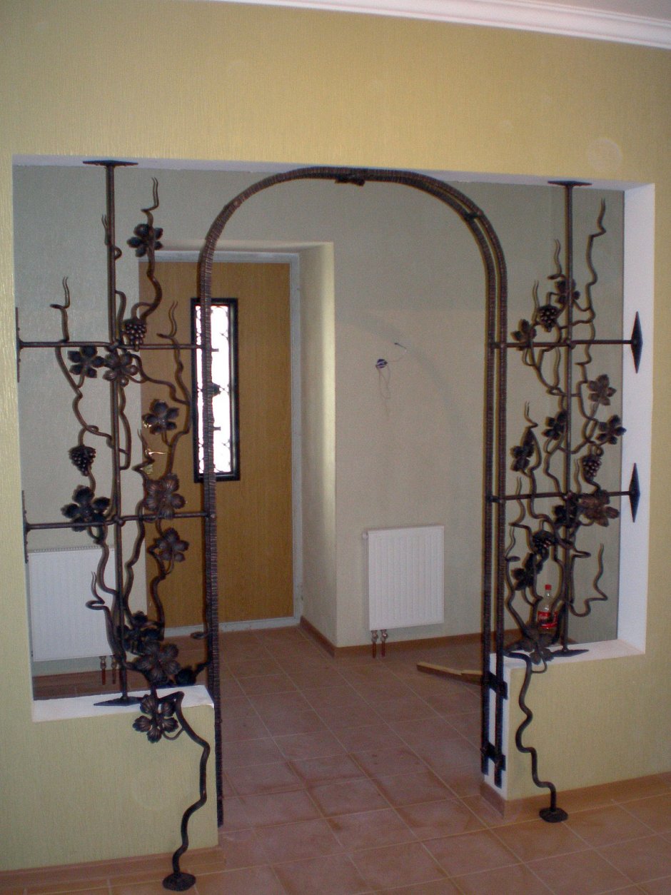 Кованые арки в дверной проем