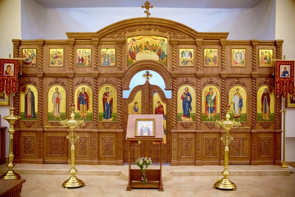 Иконостас в православном храме Барнаул