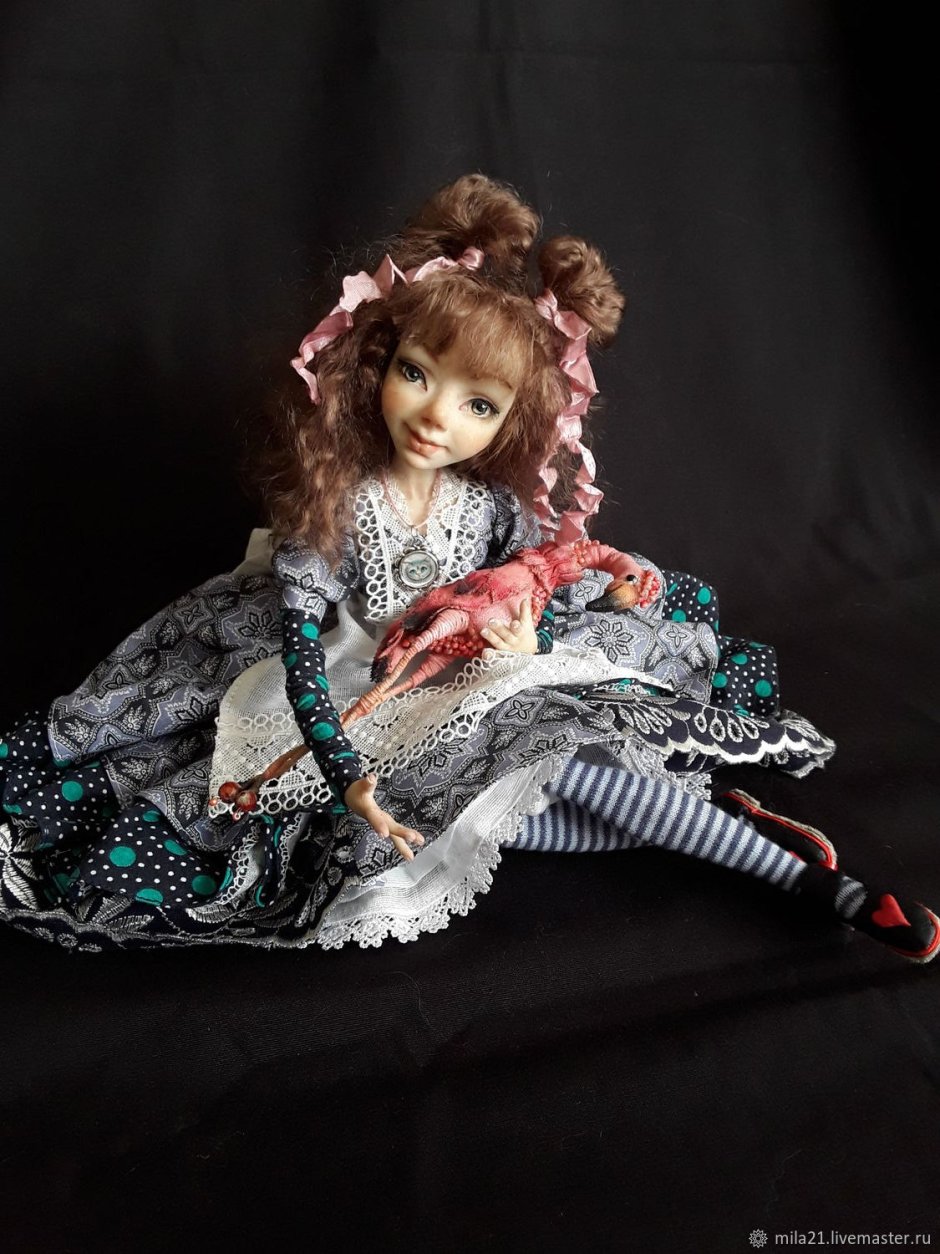 Авторская кукла Алиса в Зазеркалье