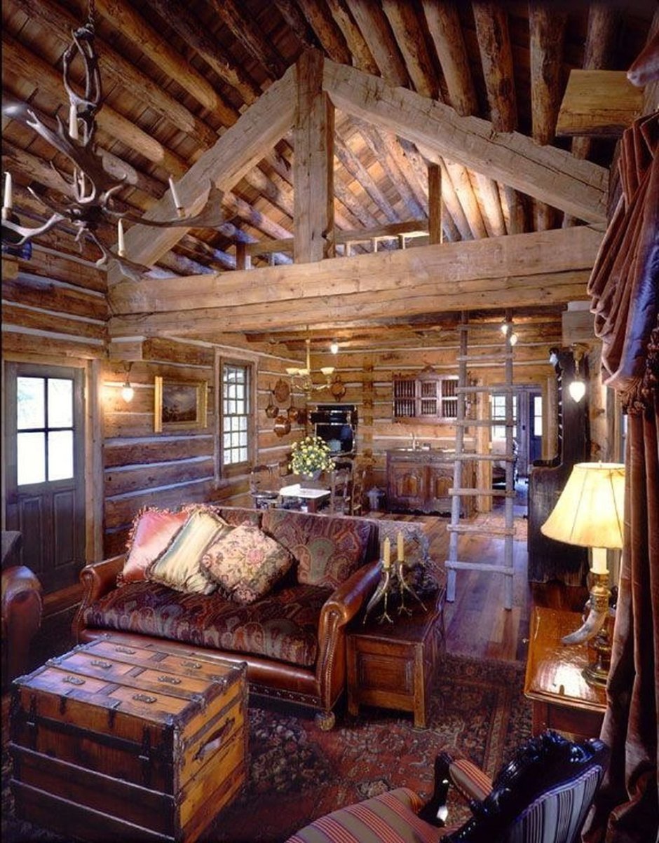 Уютный деревянный домик внутри