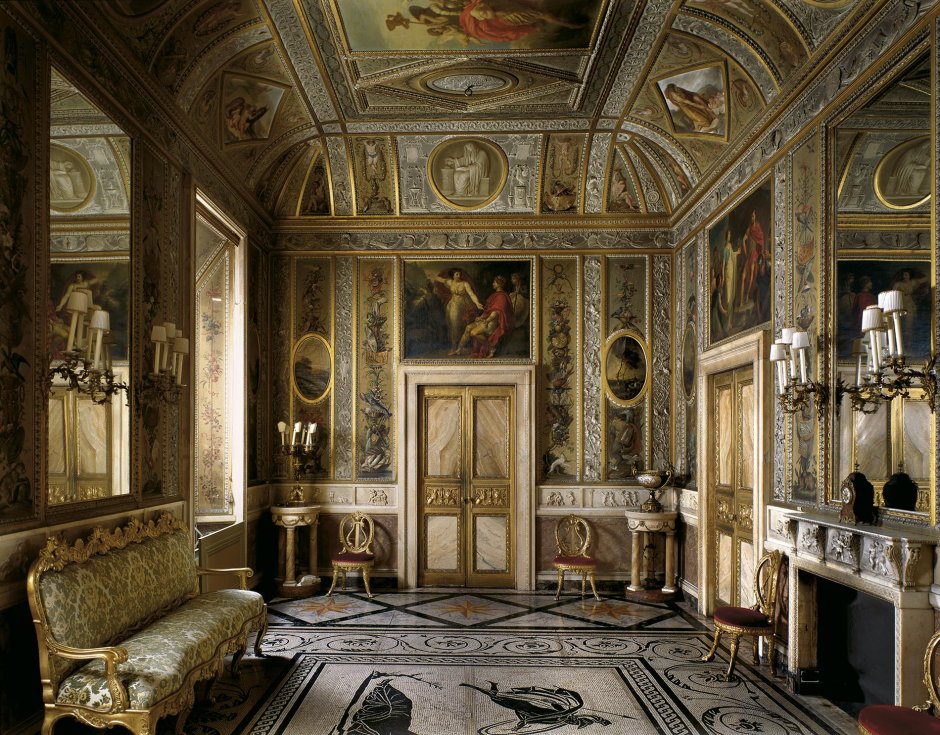 Интерьер палаццо мадама в Риме