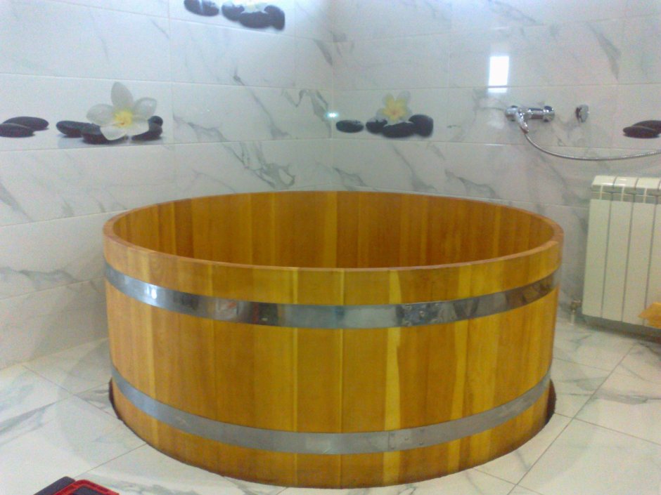 Деревянная ванна для бани