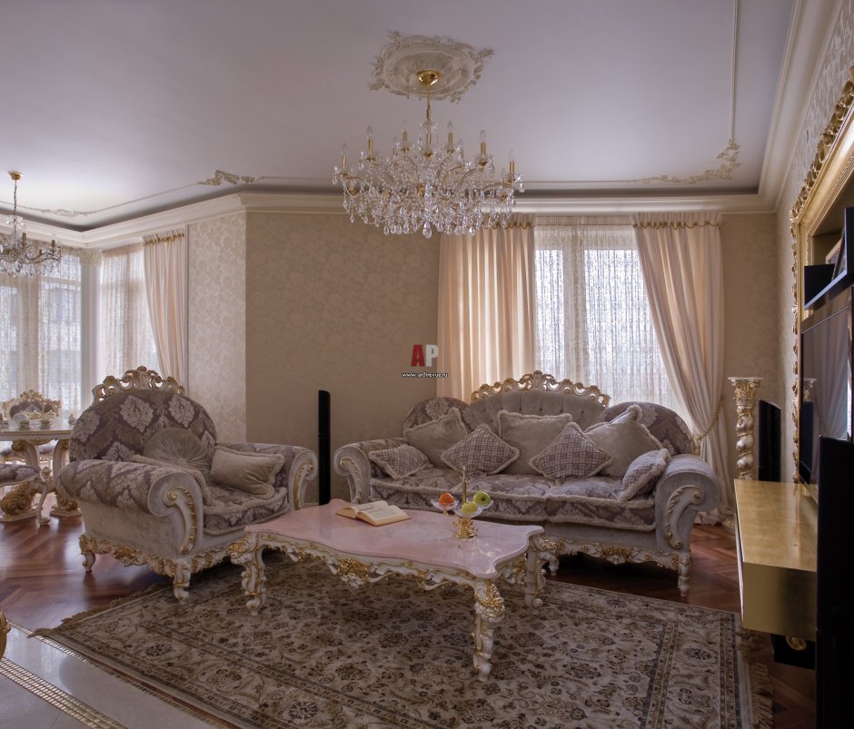 Гостиная в частном доме в классическом стиле