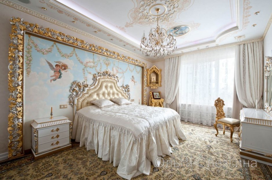 Affresco в интерьере классической спальни