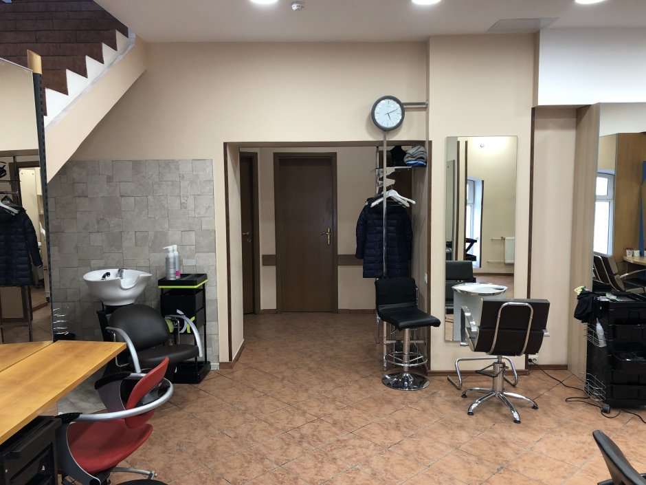 Рабочее место парикмахера в салоне красоты