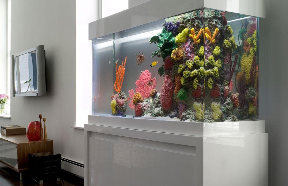 Искусственный аквариум в интерьере
