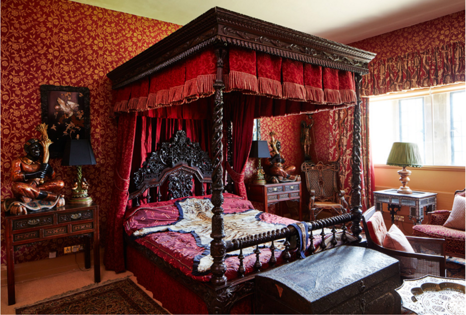 Будуар Викторианская Готика интерьер спальни
