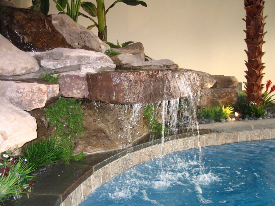 Декоративный водопад с бассейном