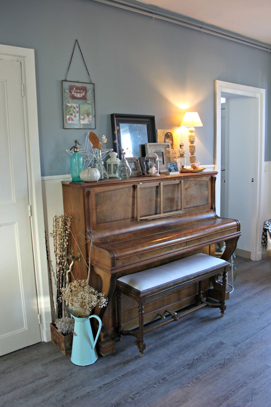 Старое пианино в современном интерьере