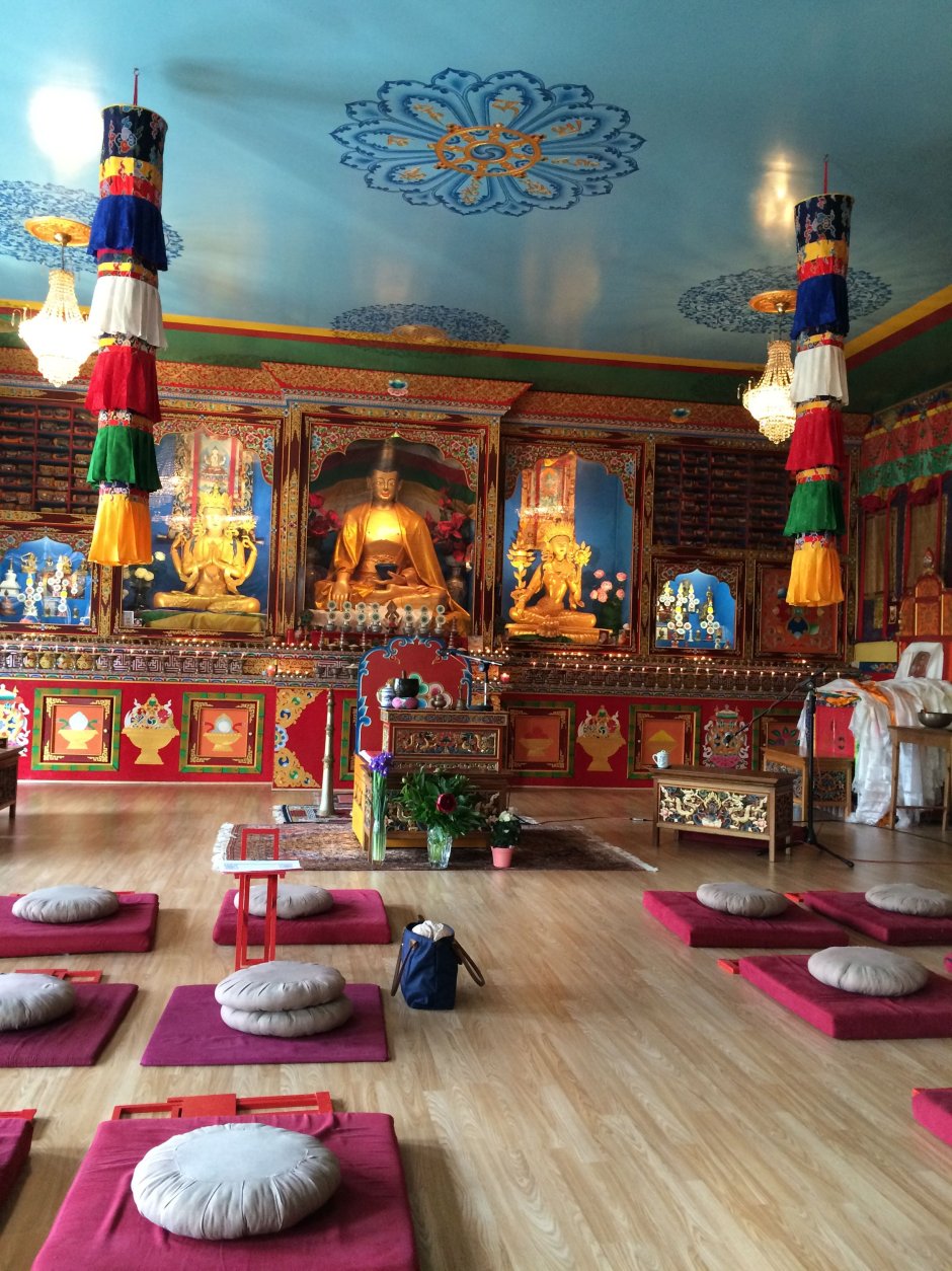 Буддистский храм Тибет внутри