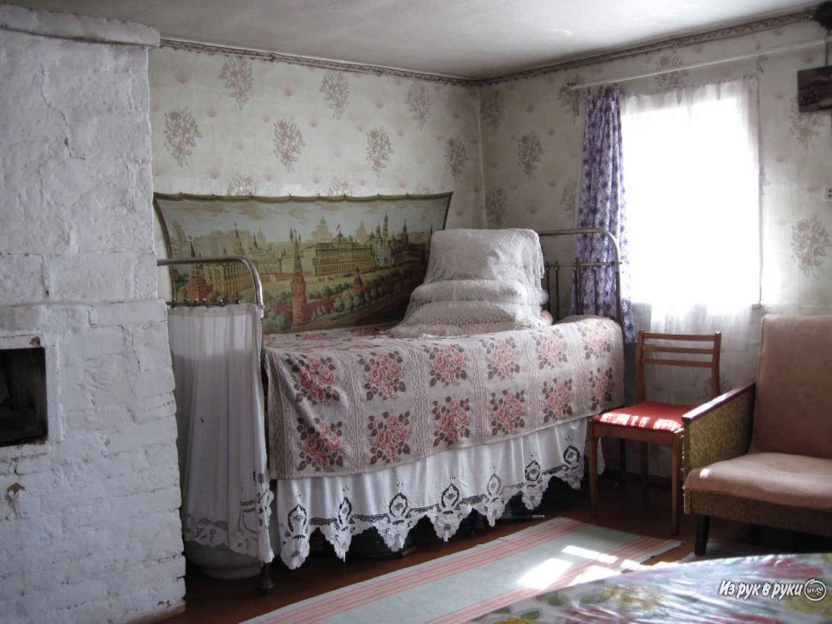 Комната в деревенском доме СССР