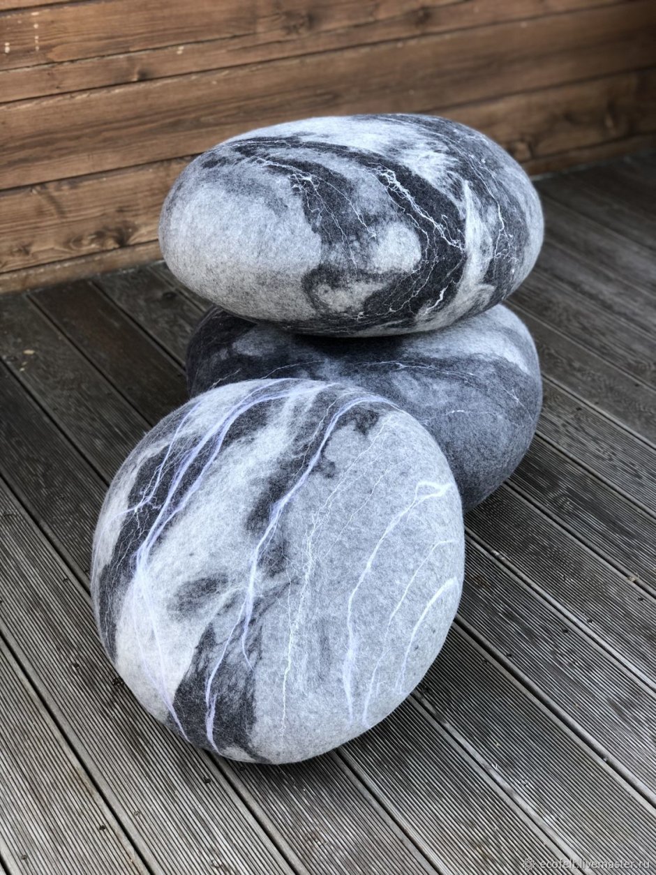 Подушка камни