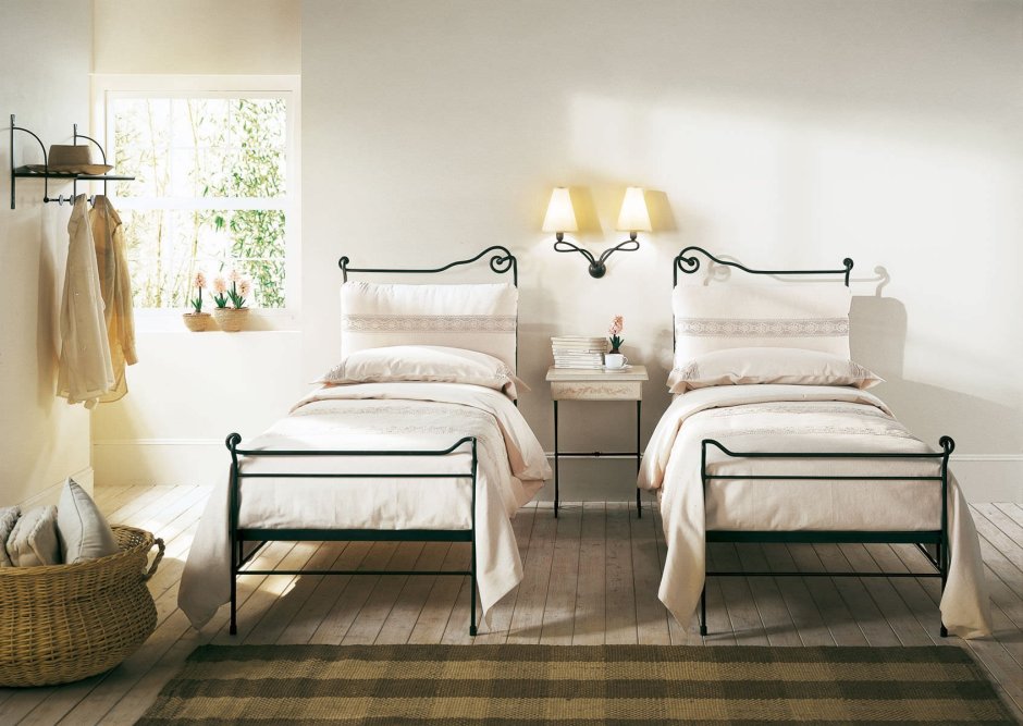 Спальный с двумя односпальными кроватями