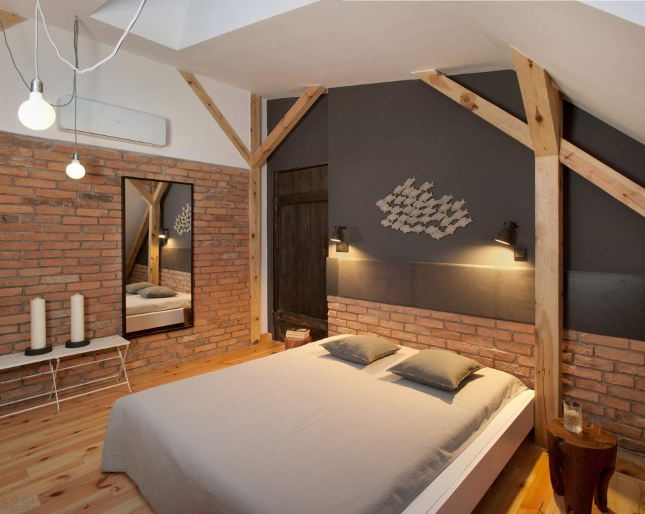 Мансардная спальня в стиле лофт