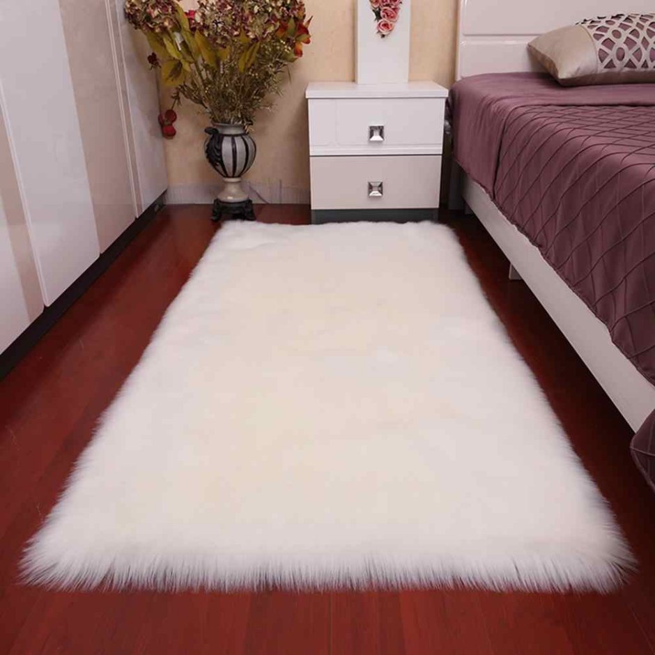 Пушистые прикроватные коврики для спальни (76 фото)