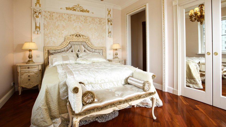 Кровать в дворцовом стиле