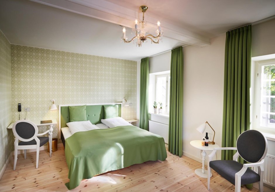 Интерьера маленькая зеленая спальня