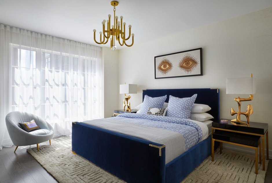 Дизайн спальни синяя кровать