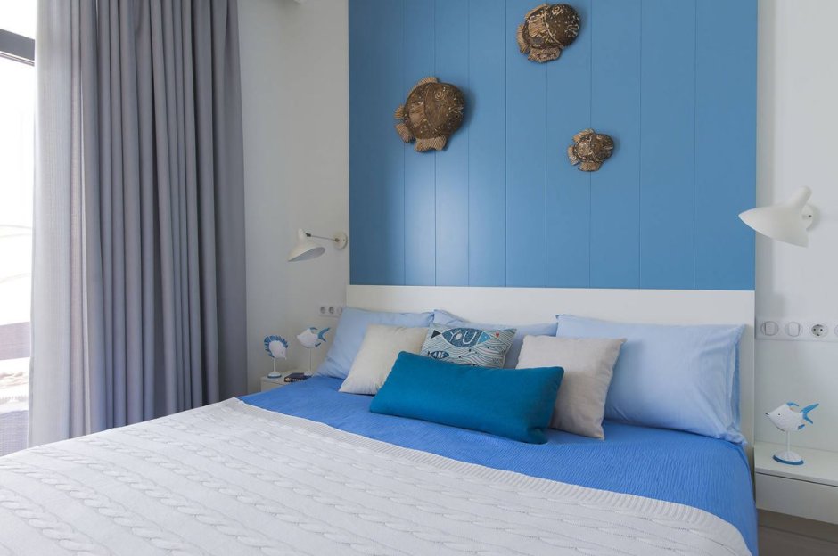 Кровать серо голубого цвета