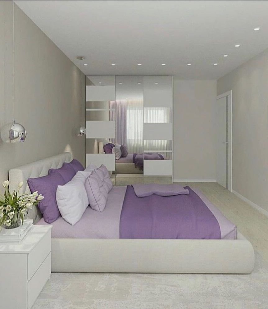 Спальня в фиолетовых тонах в минималистическом стиле