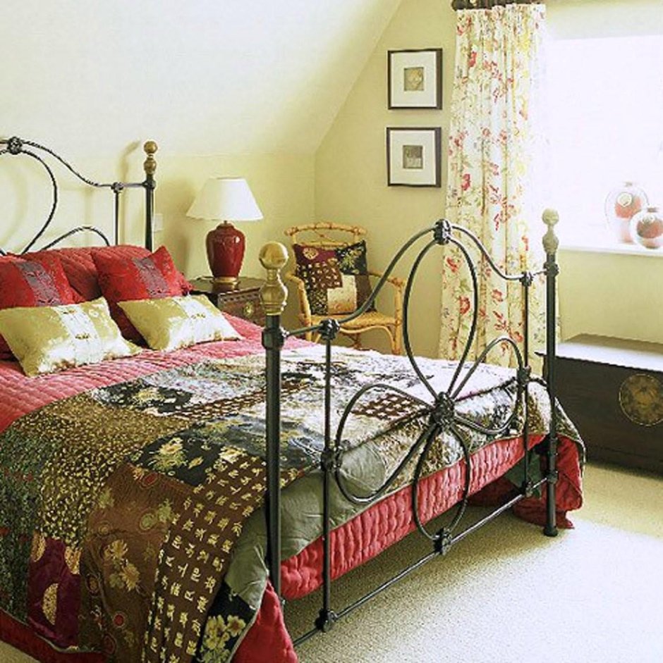 Кованые кровати в стиле Кантри