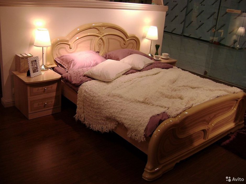Кровать Изотта Ангстрем