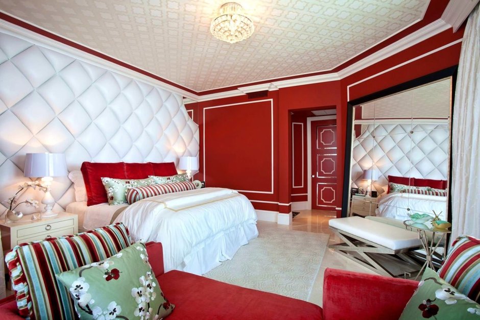 Спальня в красно белых тонах