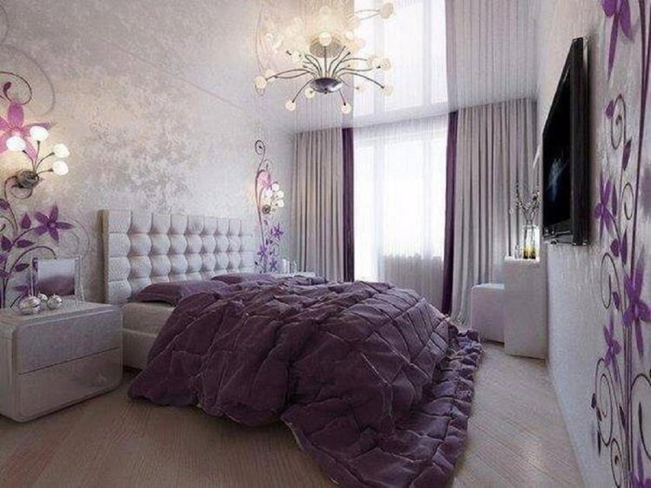 Сиреневая спальня с белой мебелью