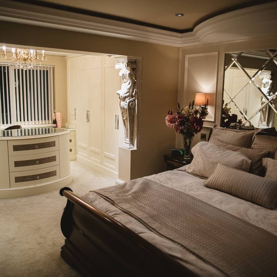 Спальня с гардеробной комнатной