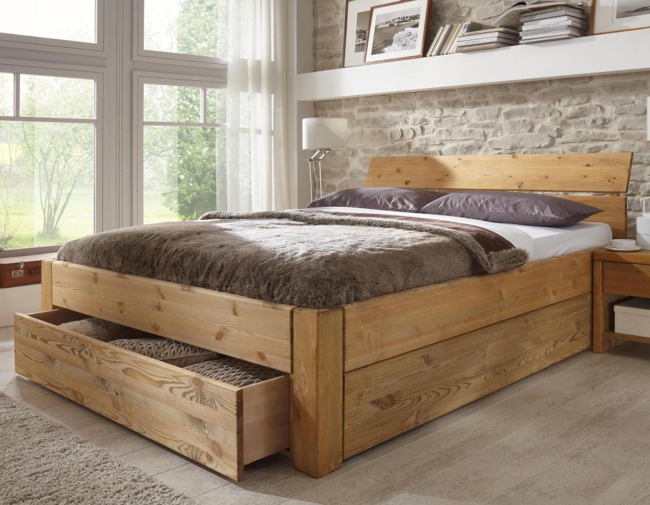 Кровати из натурального дерева