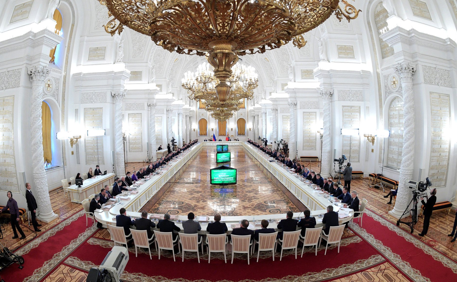 большой кремлевский дворец зал