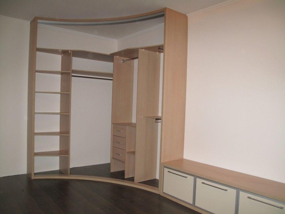 Угловые гардеробные шкафы-купе в спальню