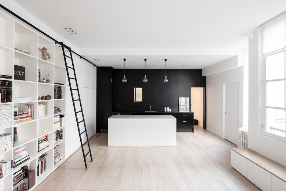 Белый минималистичный интерьер маленькой квартиры
