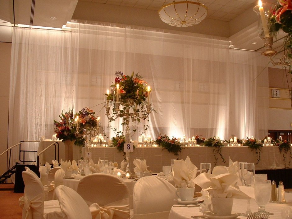 Зал для свадебного банкета
