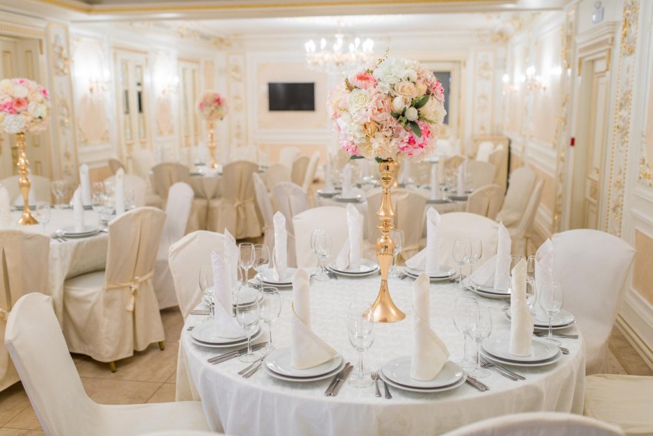 Свадебный зал в классическом стиле