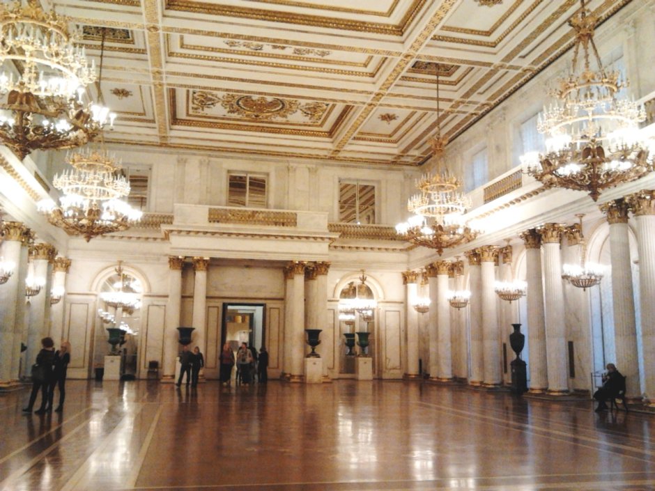 Мраморные доски в Георгиевском зале Кремля