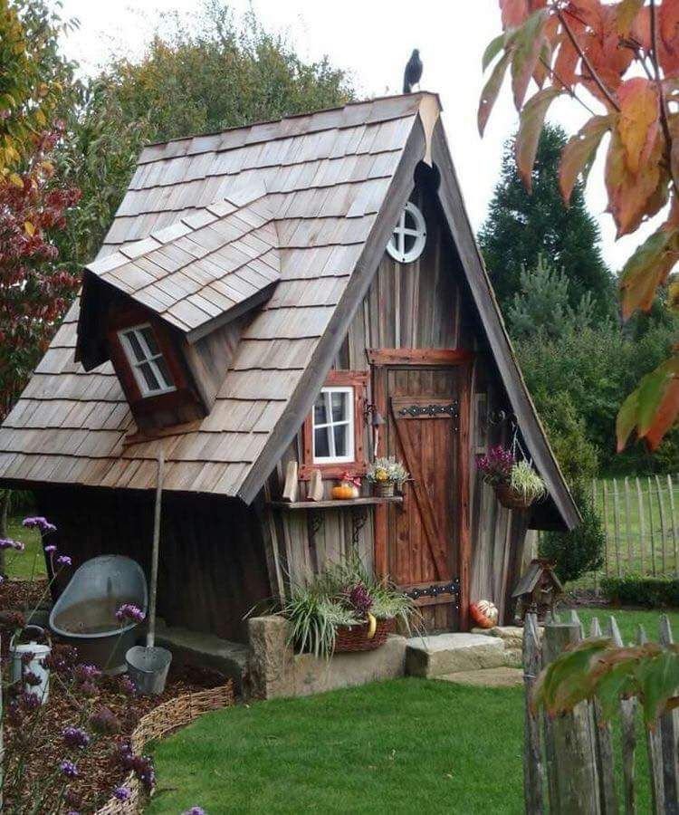 Маленький домик для дачи