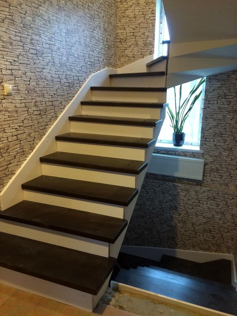 Отделка подступенков бетонной лестницы
