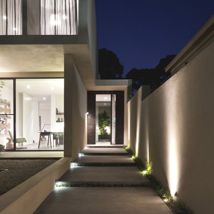 Подсветка домов и коттеджей в современном стиле