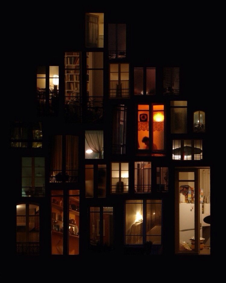 Ночные окна в коллажах Анны Мезон