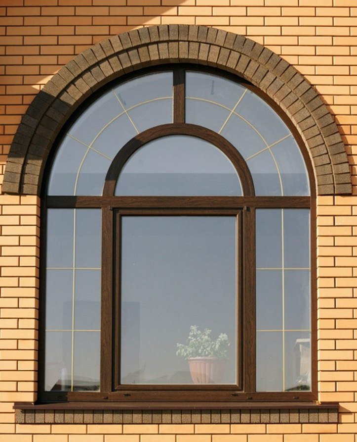 Арочные окна Рехау