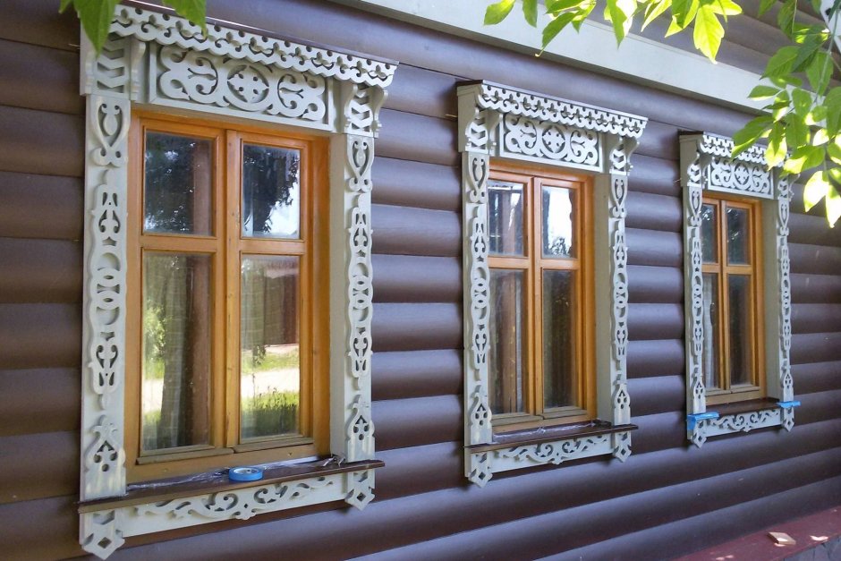 Деревянные наличники на окна (75 фото)