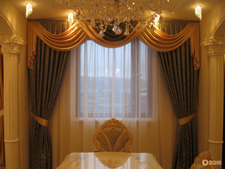 Шикарные шторы для зала в богатых домах