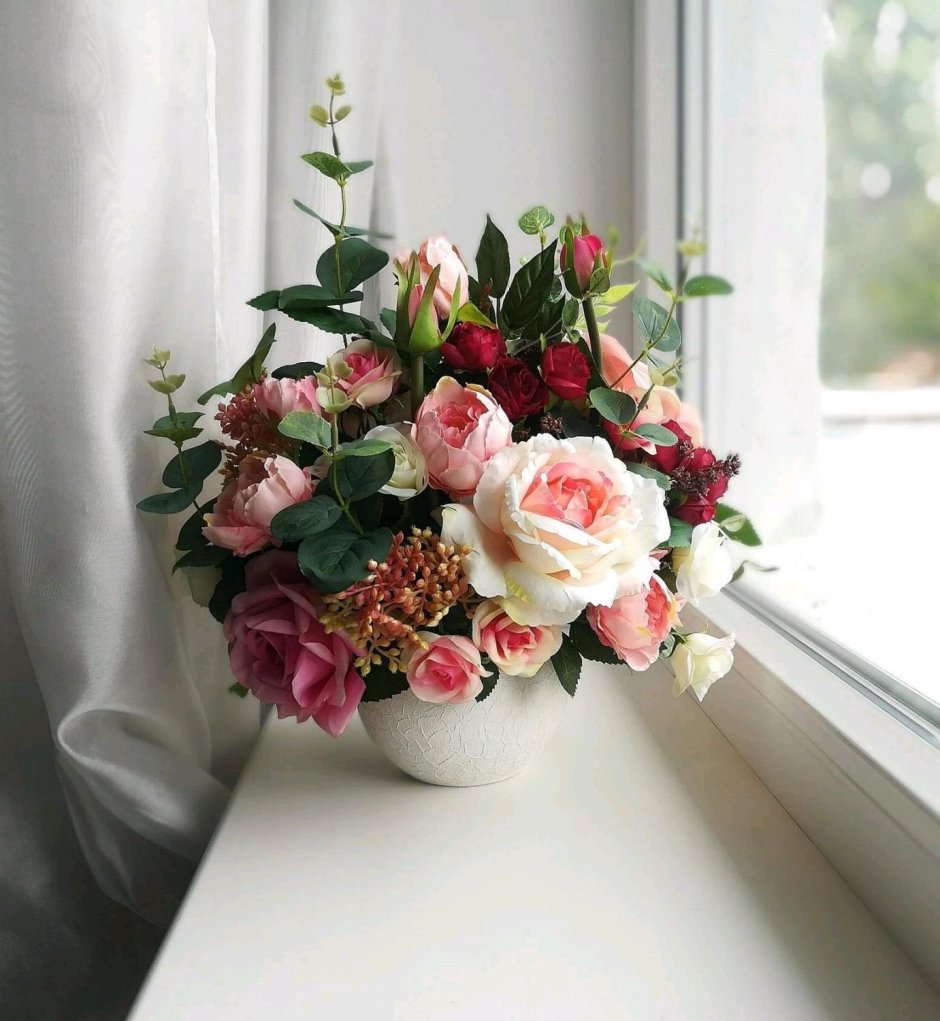 Букет цветов на окне (71 фото)
