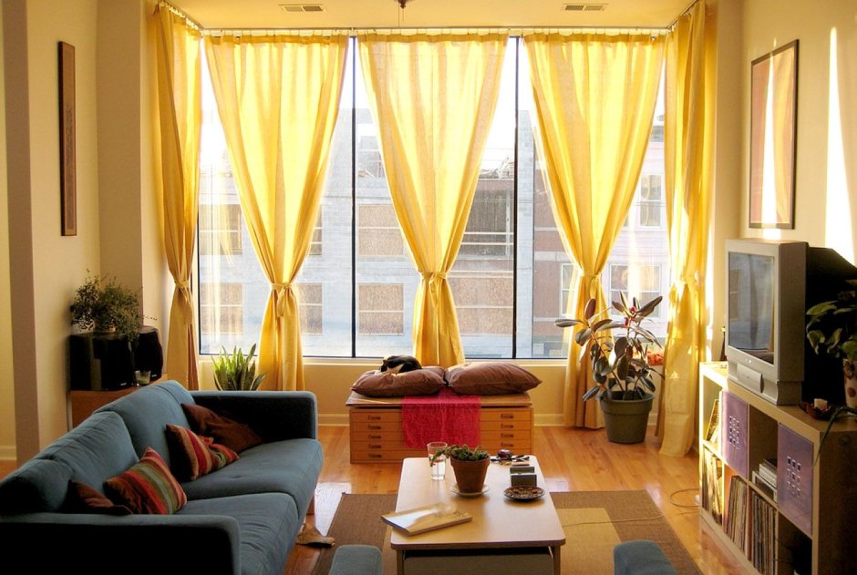 Желтые шторы икеа в интерьере