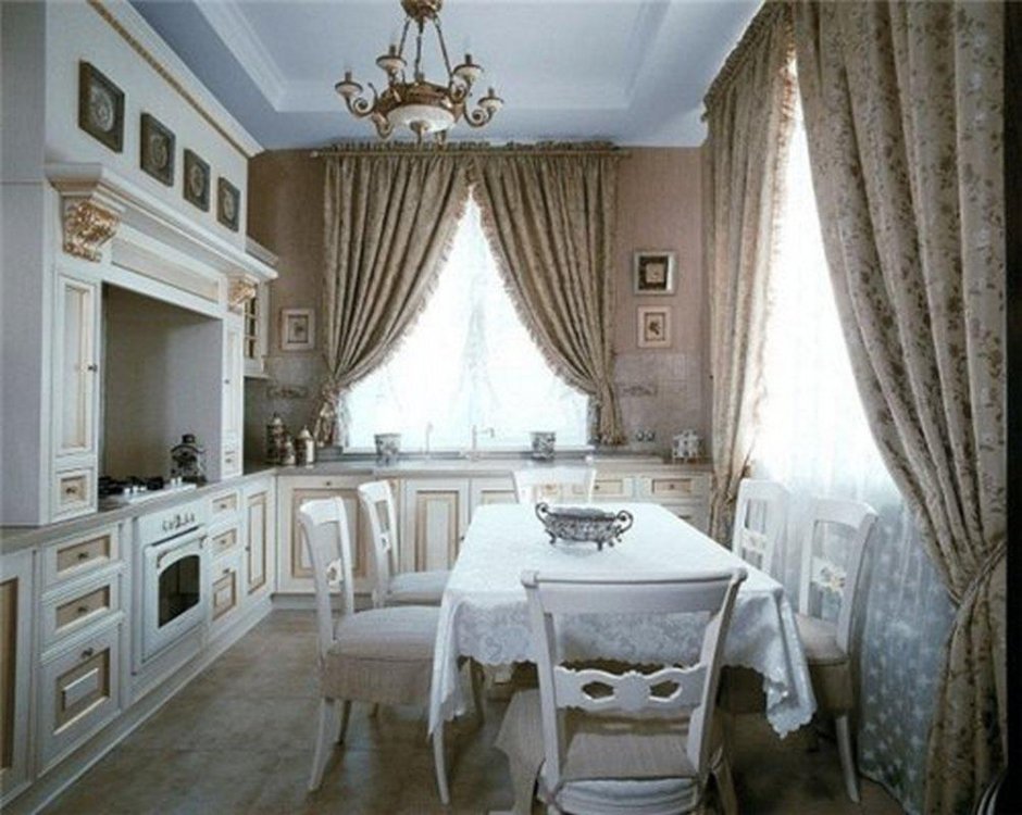 Шторы на кухню классика