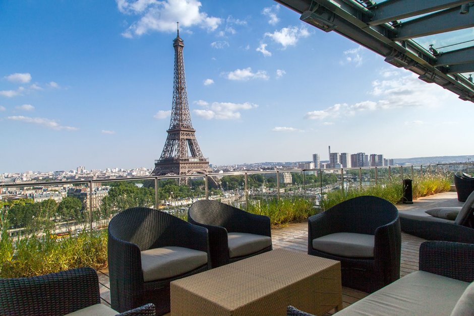 Ресторан Франция вид на эльфивую башню