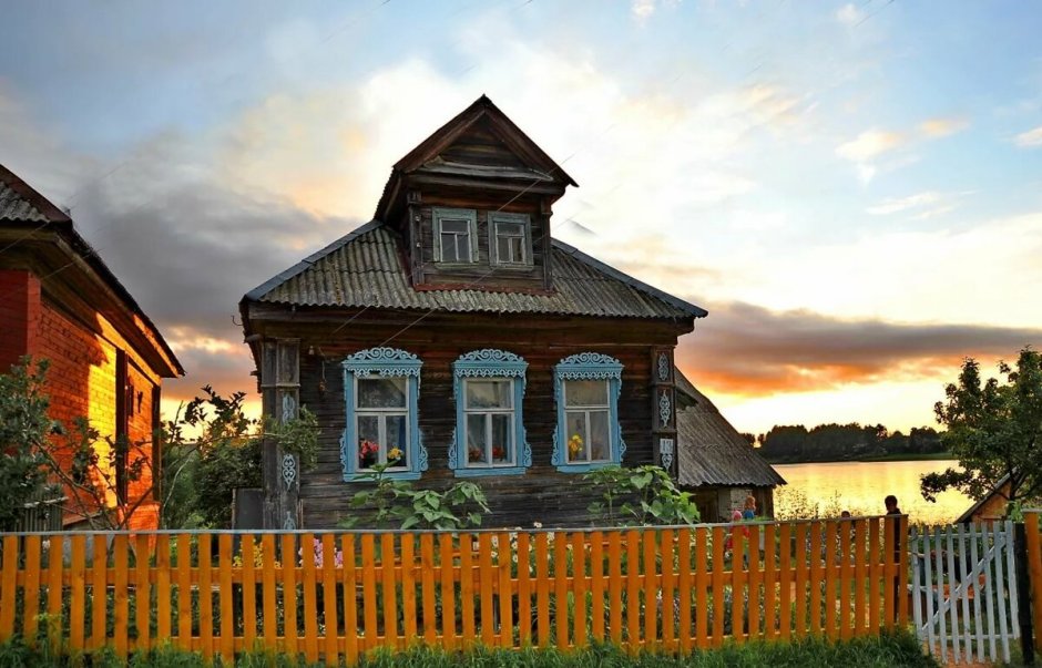 Старый деревенский домик